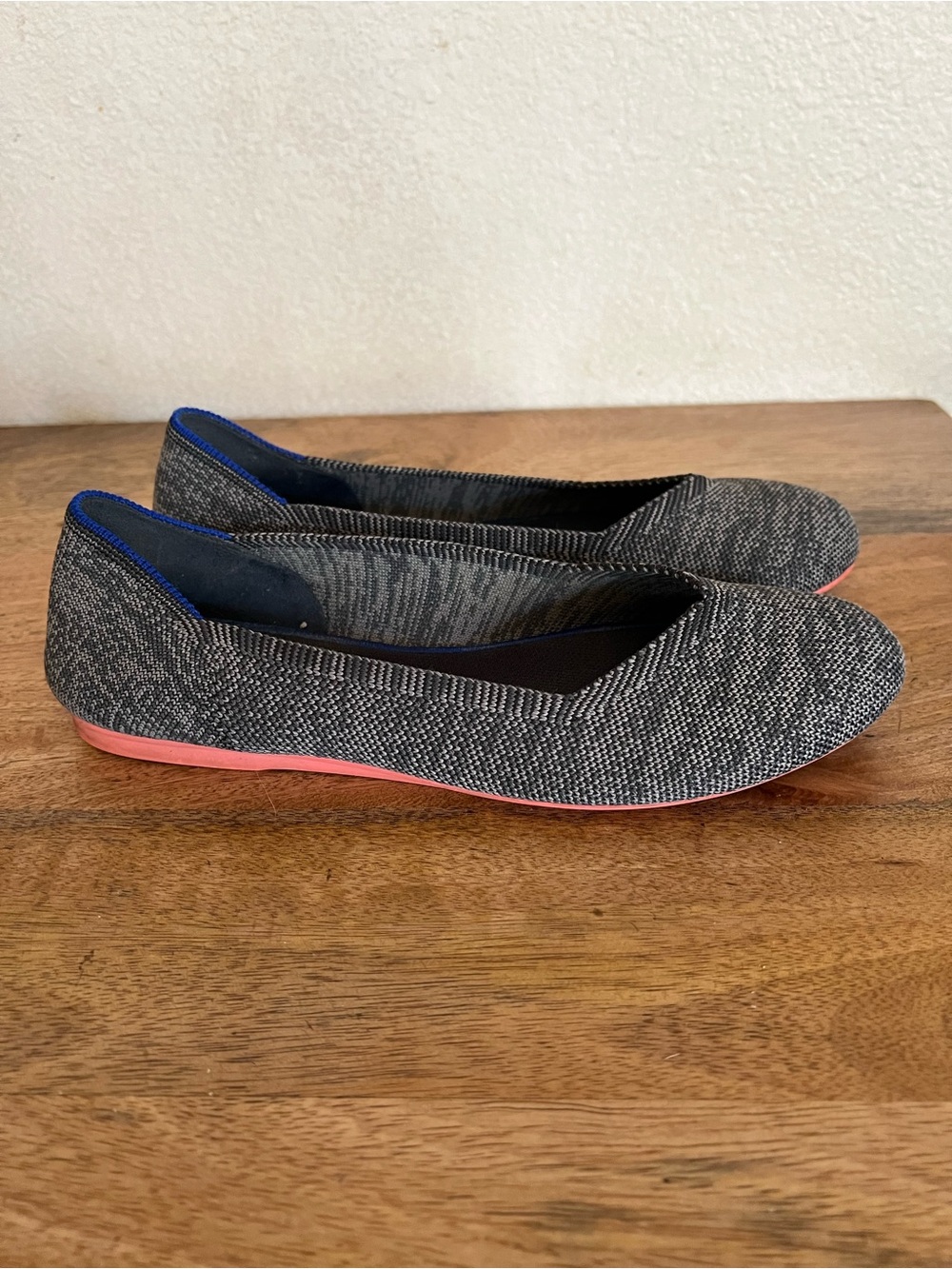 Rothys Birdseye Charcoal Gray Round Toe Flats Blue Halo Pink Sole Size 9.5 - Picture 3 of 10